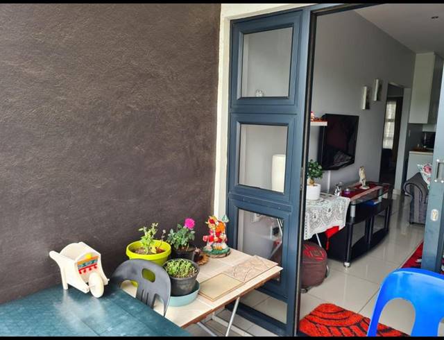 2 BEDROOM APARTMENT FOR SALE IN UMHLANGA RIDGE